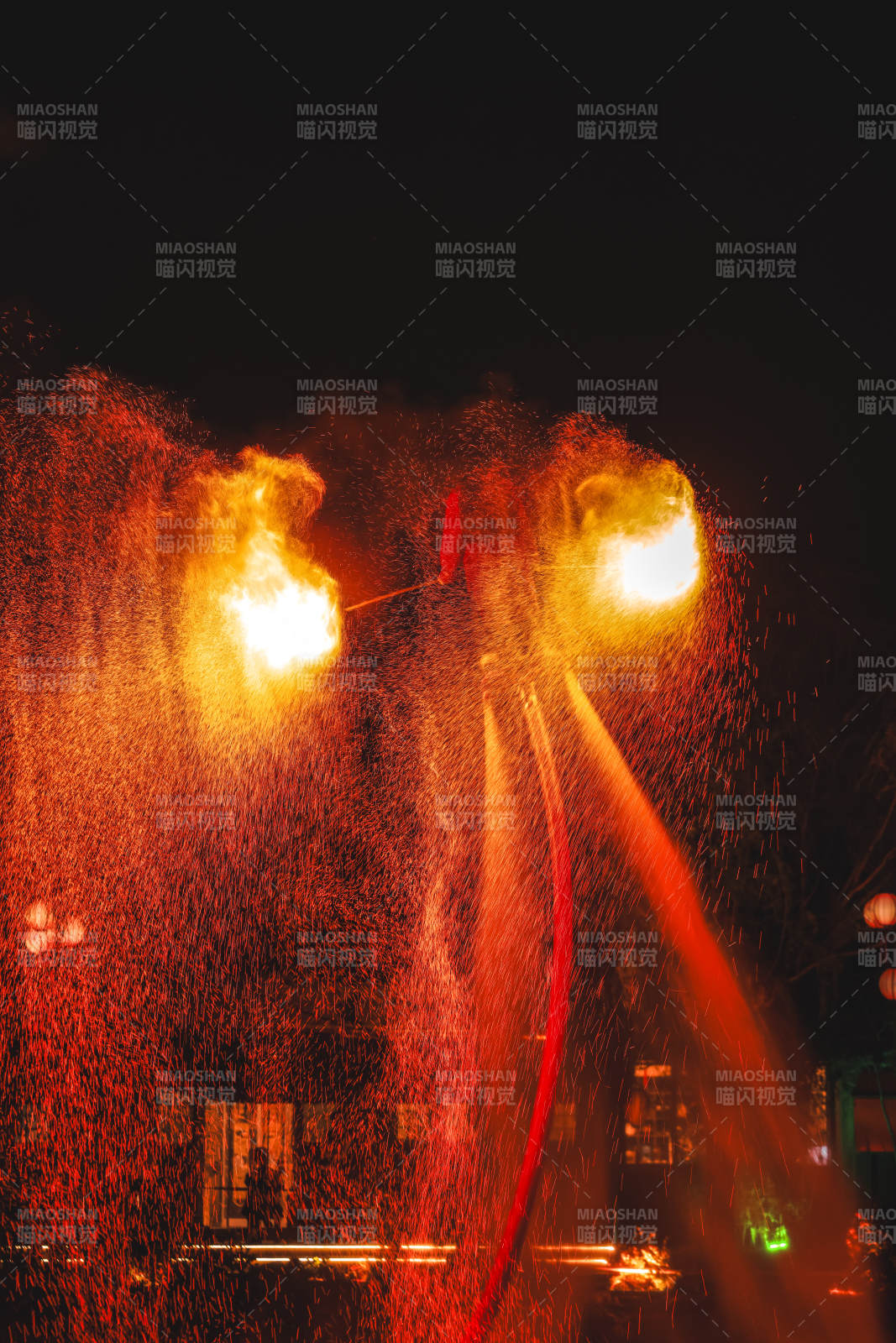 火焰喷射表演-清明上河园图片