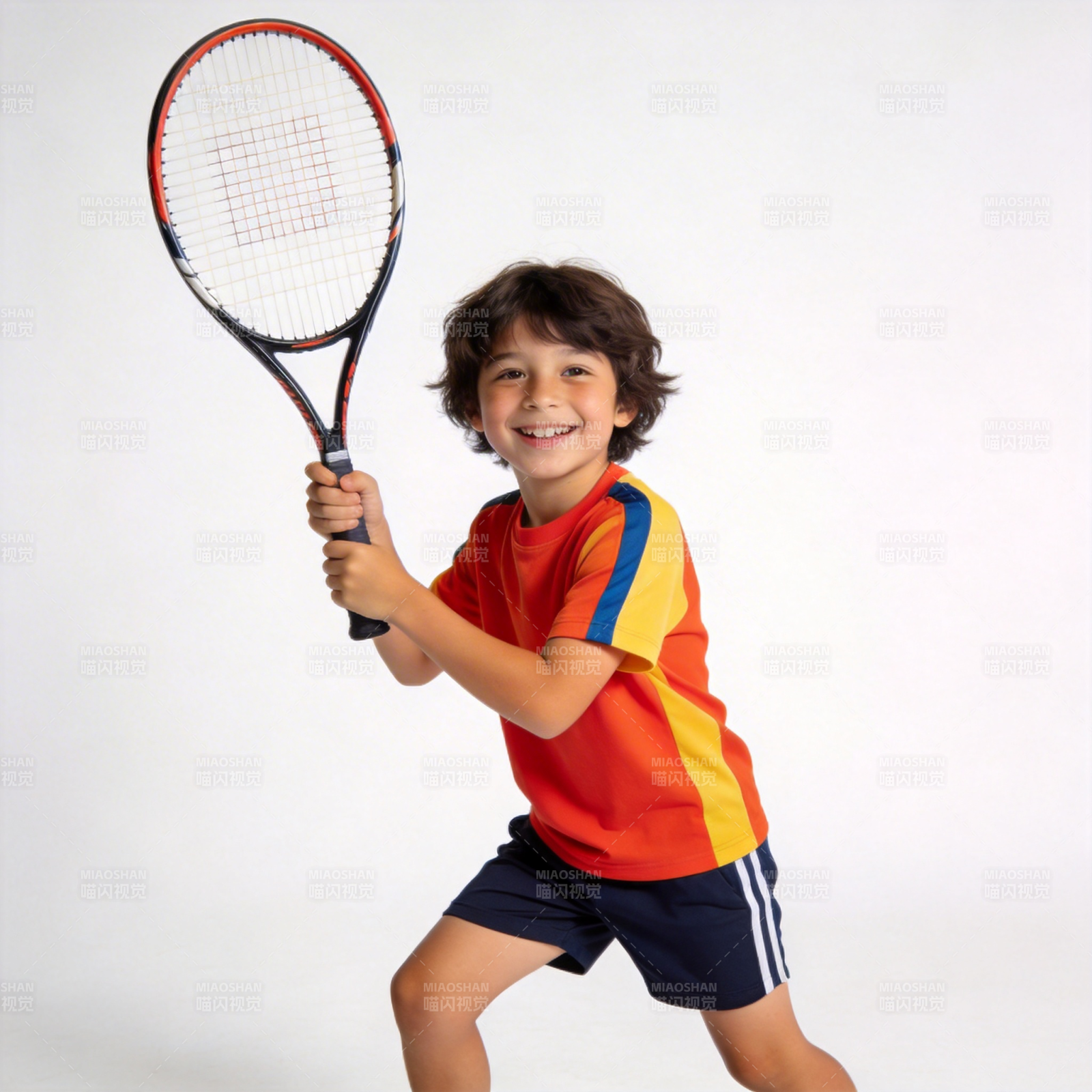 小球员挥拍微笑图片