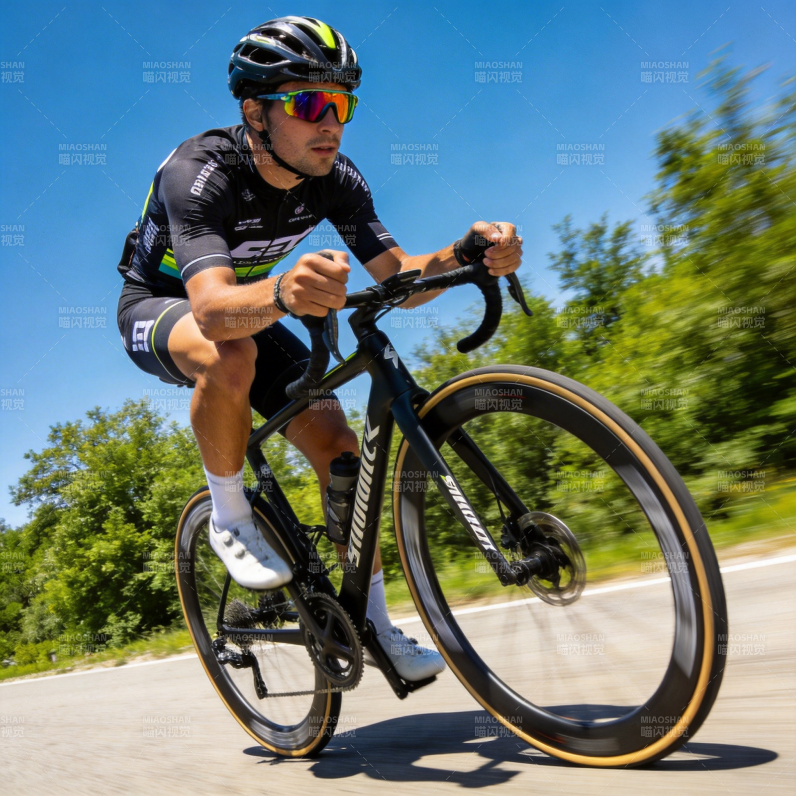 疾驰的骑行者图片