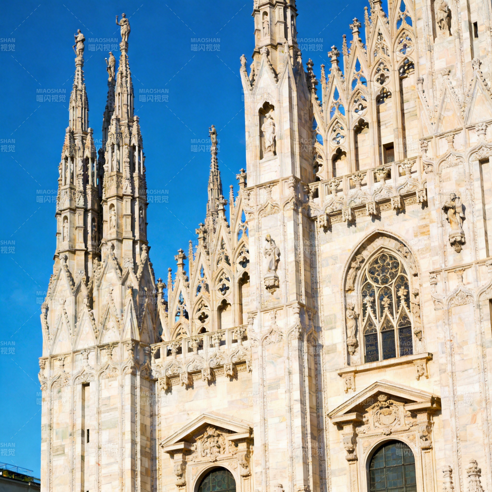 米兰大教堂巍峨壮观图片