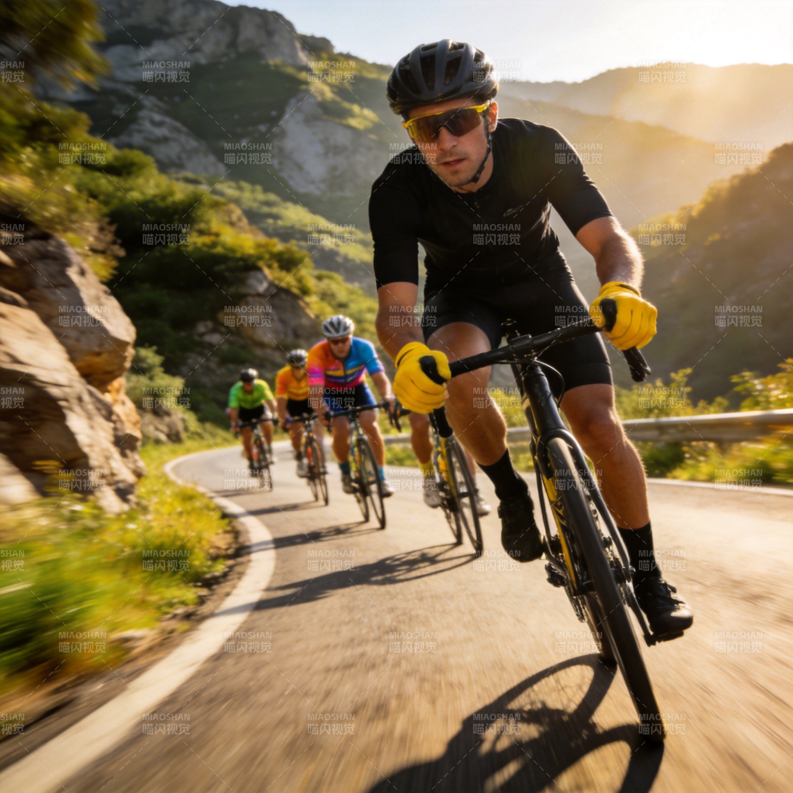 山间骑行追风行图片