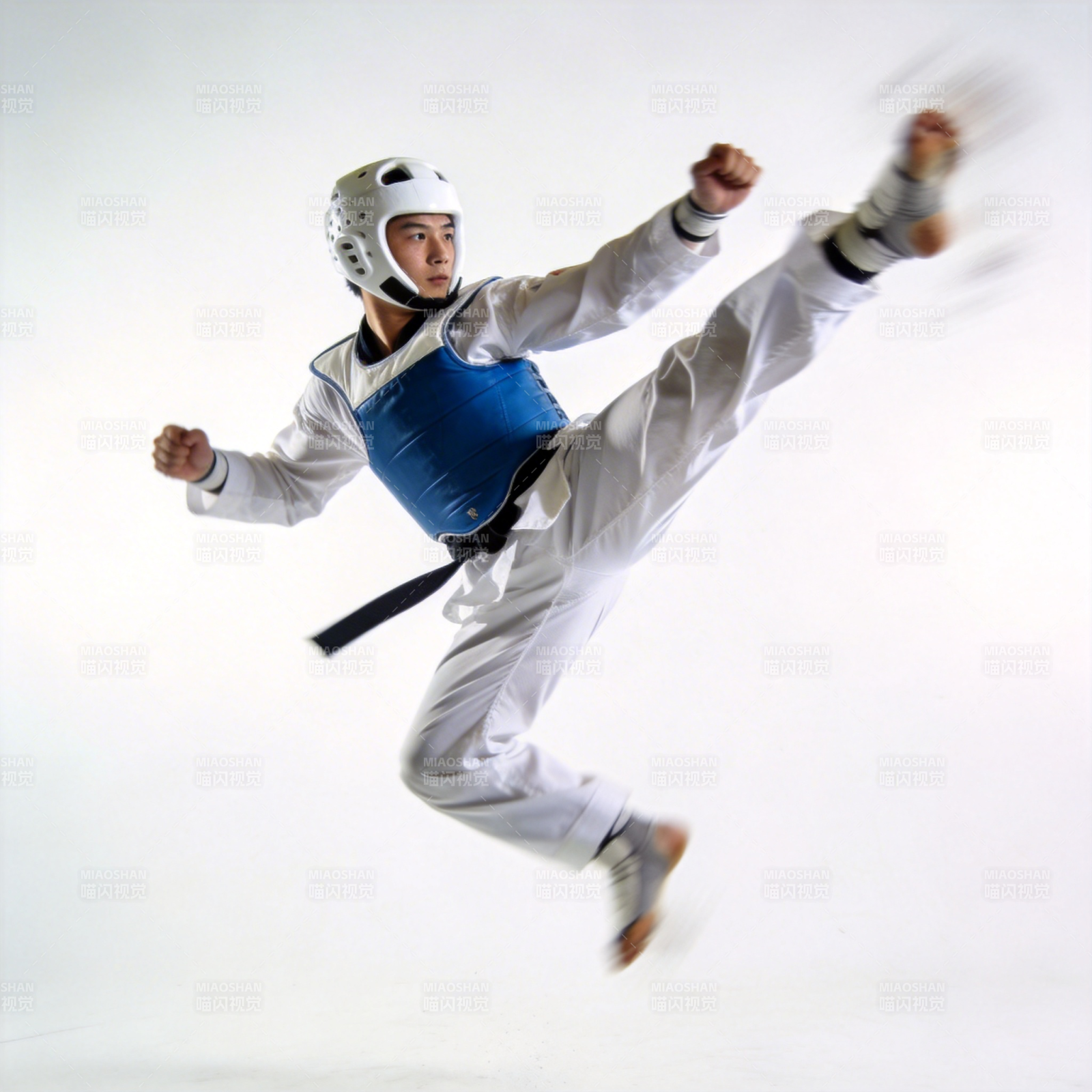 跆拳道高踢瞬间图片