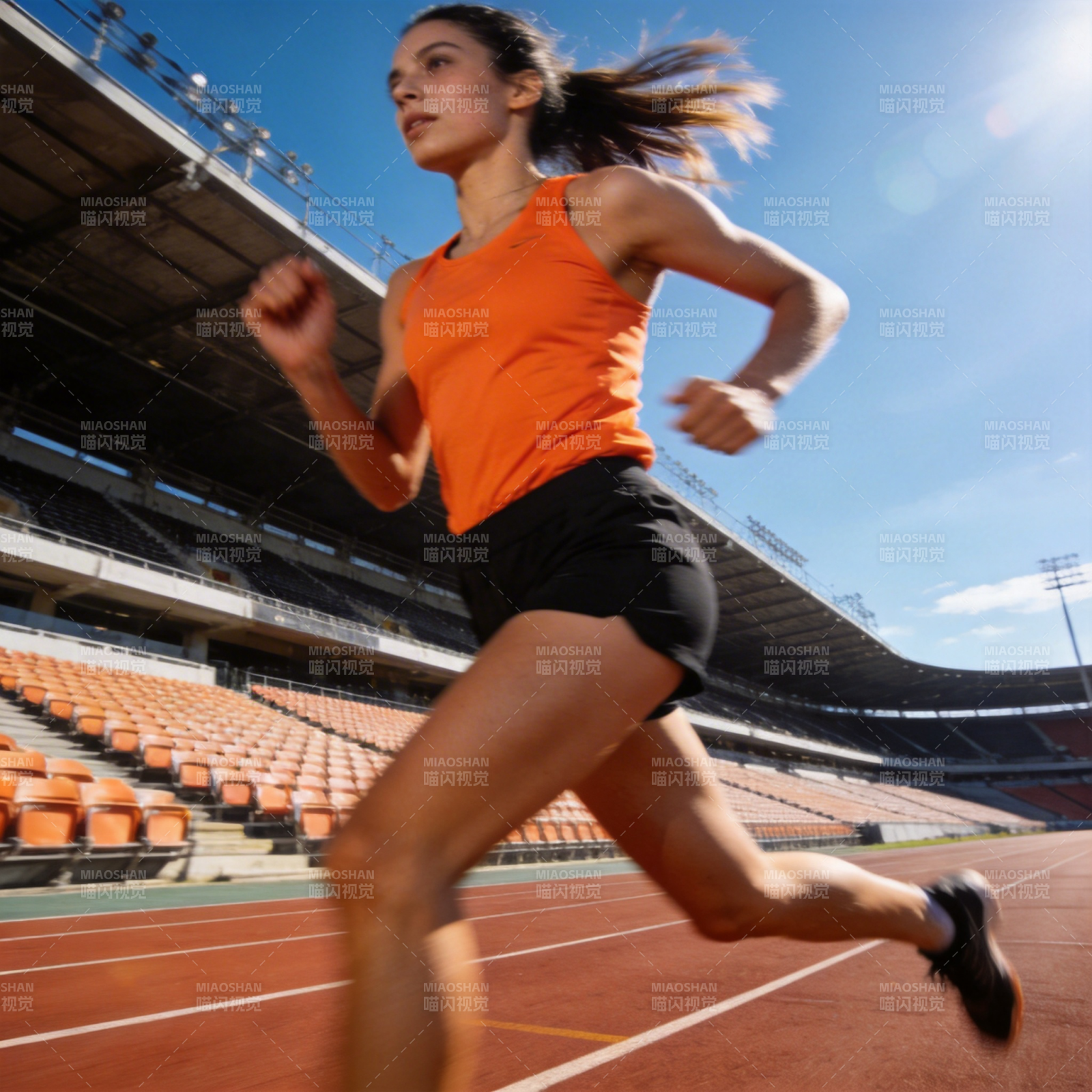 赛道上的奔跑者图片