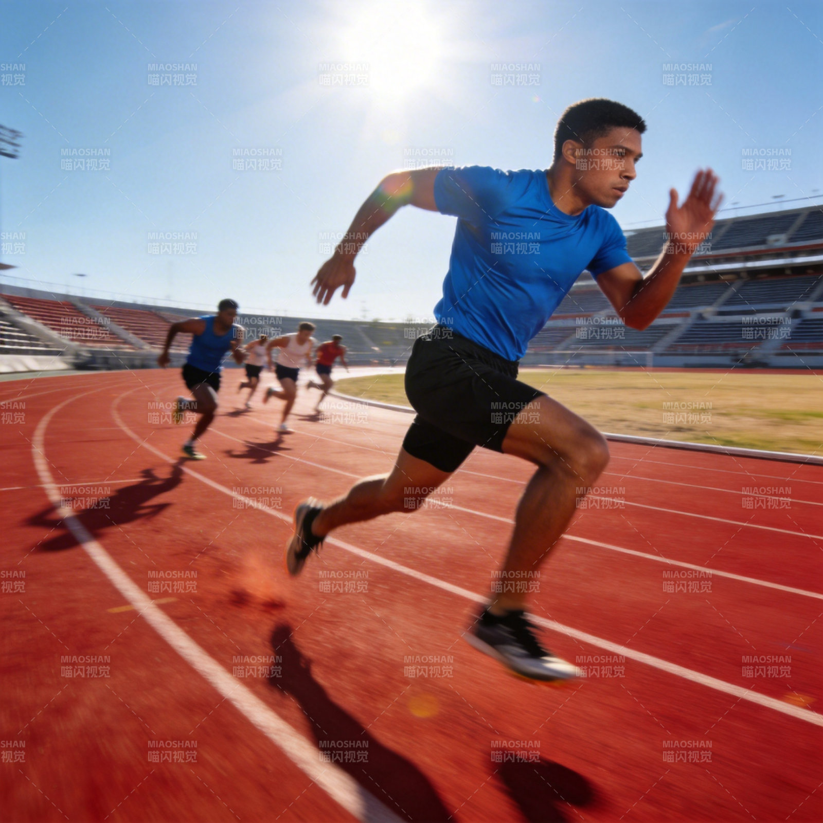 赛道疾驰 奋力冲刺图片