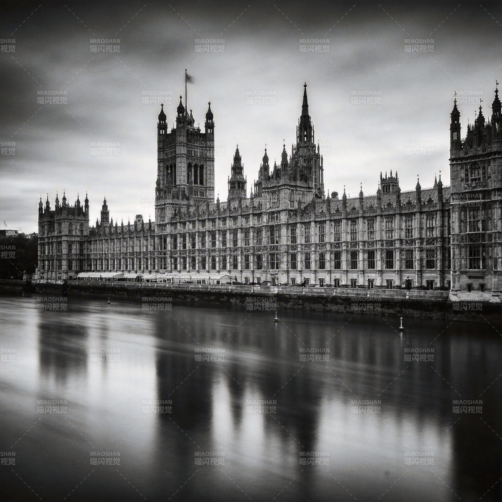 伦敦议会大厦倒影图片