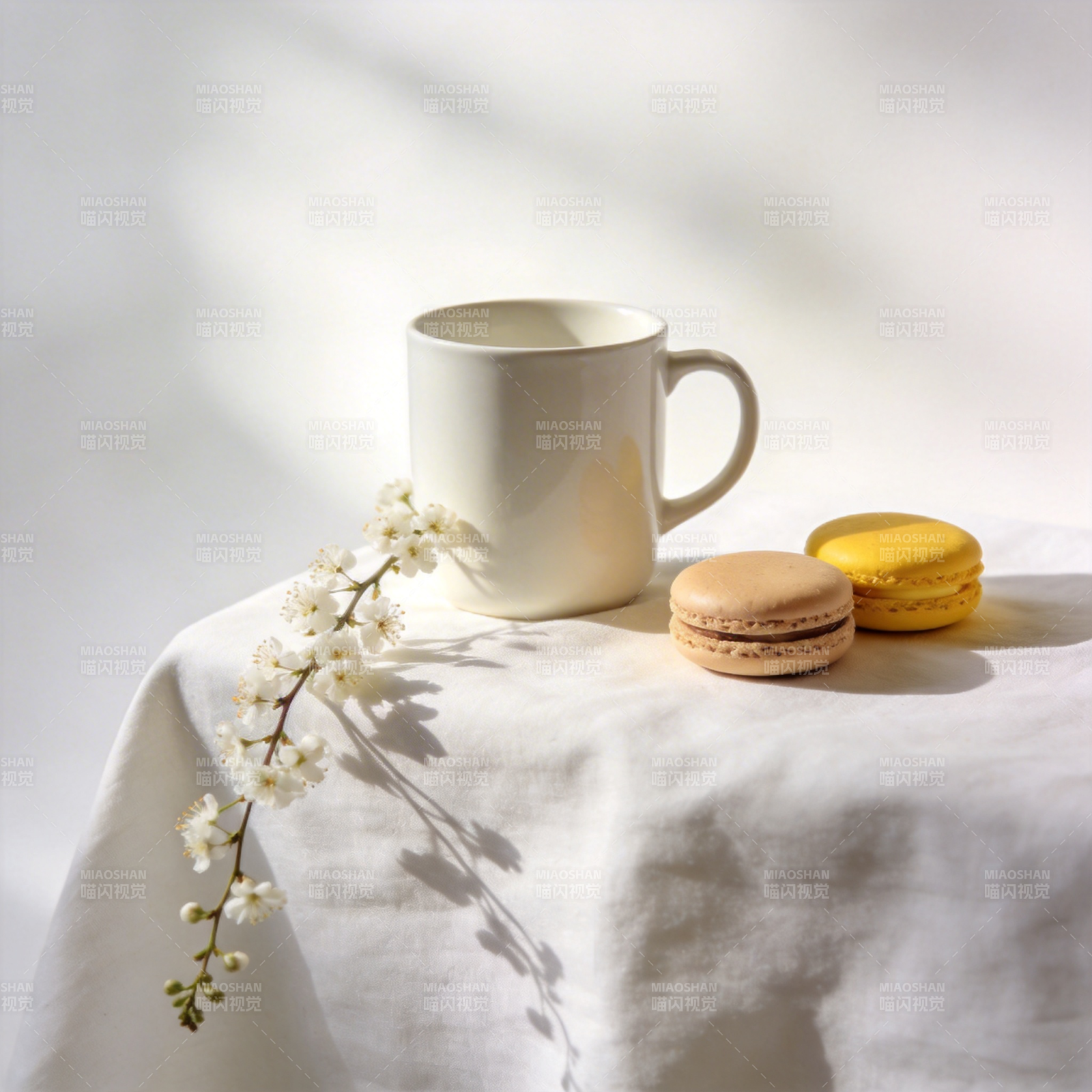 春日静物 花与甜点图片