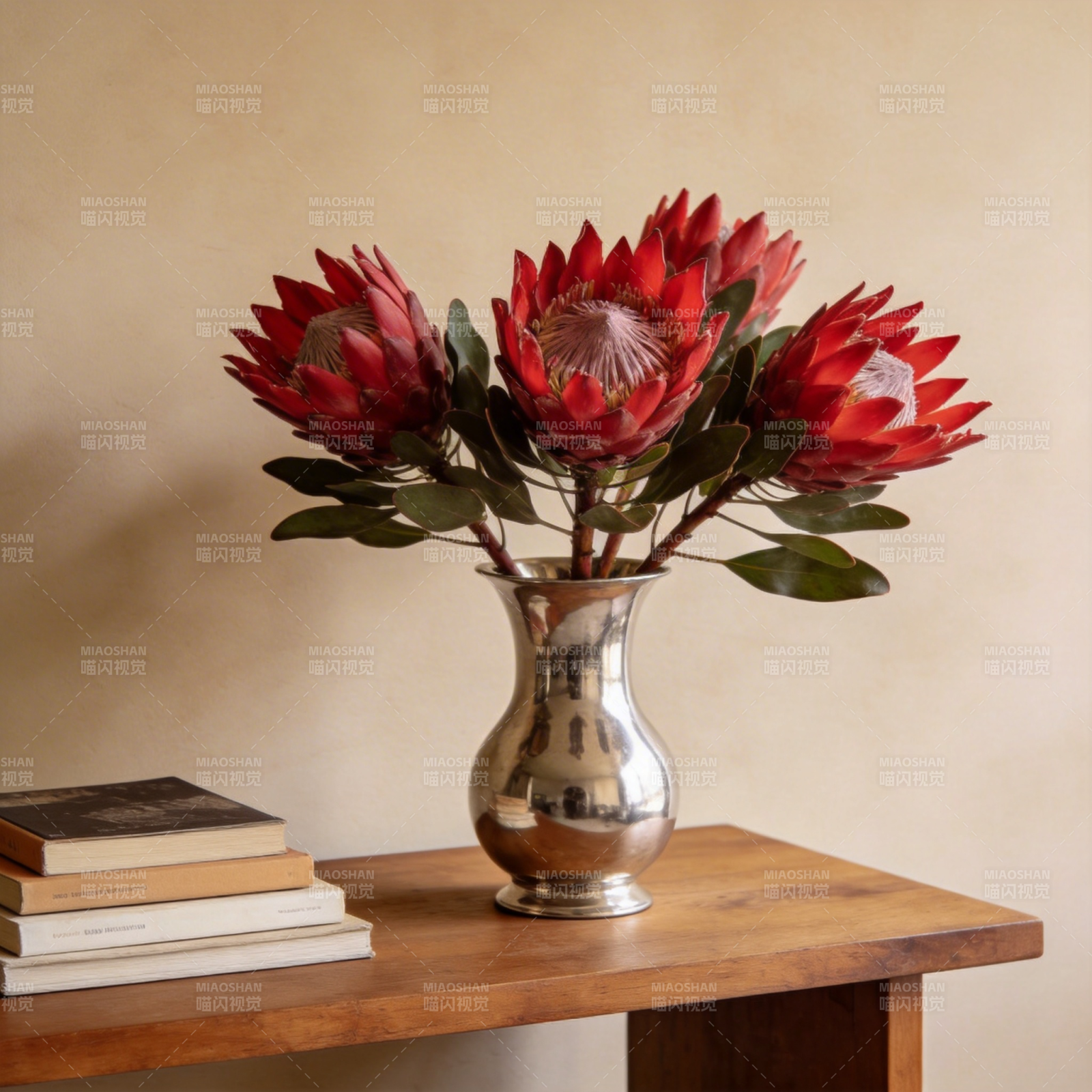 红花银瓶静谧美图片