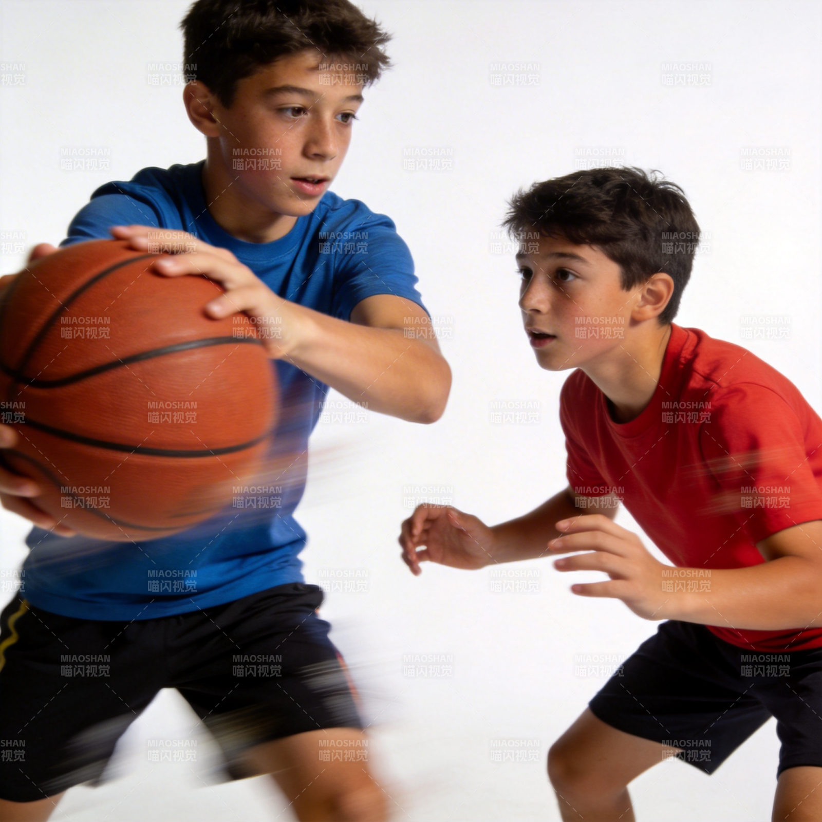 少年篮球对决图片