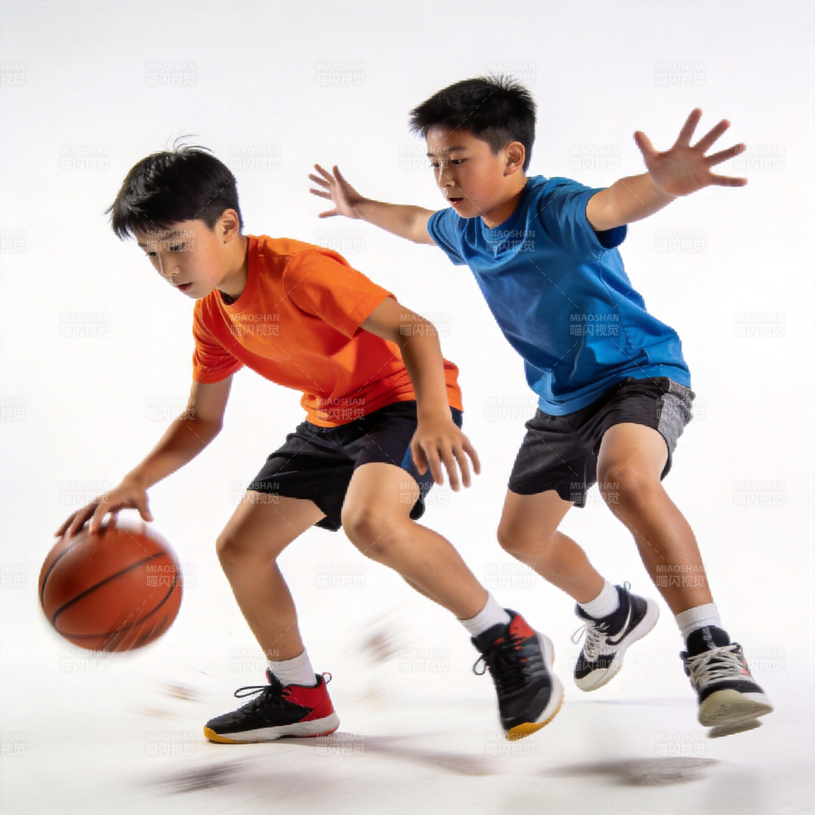 少年篮球对决图片