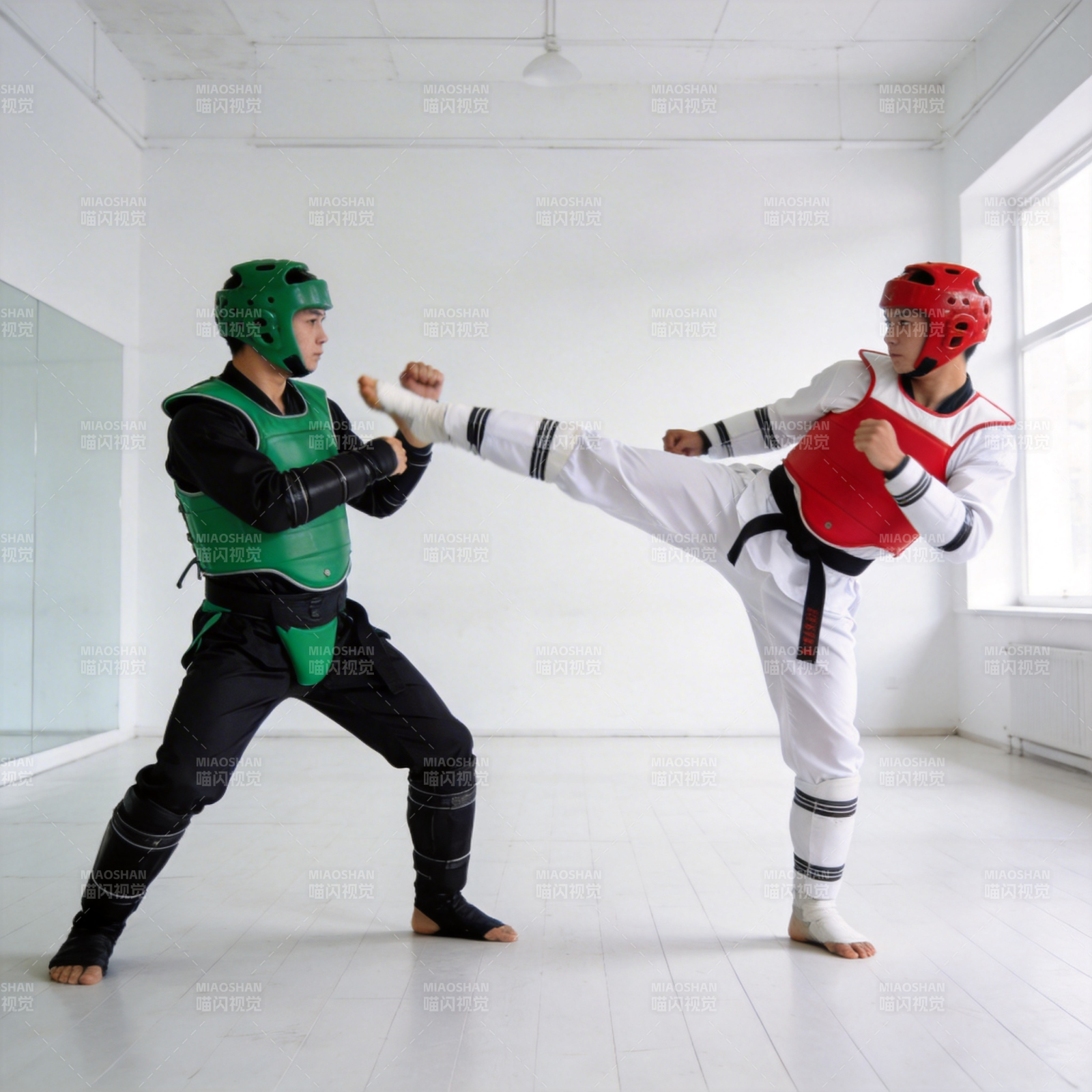 跆拳道对练瞬间图片