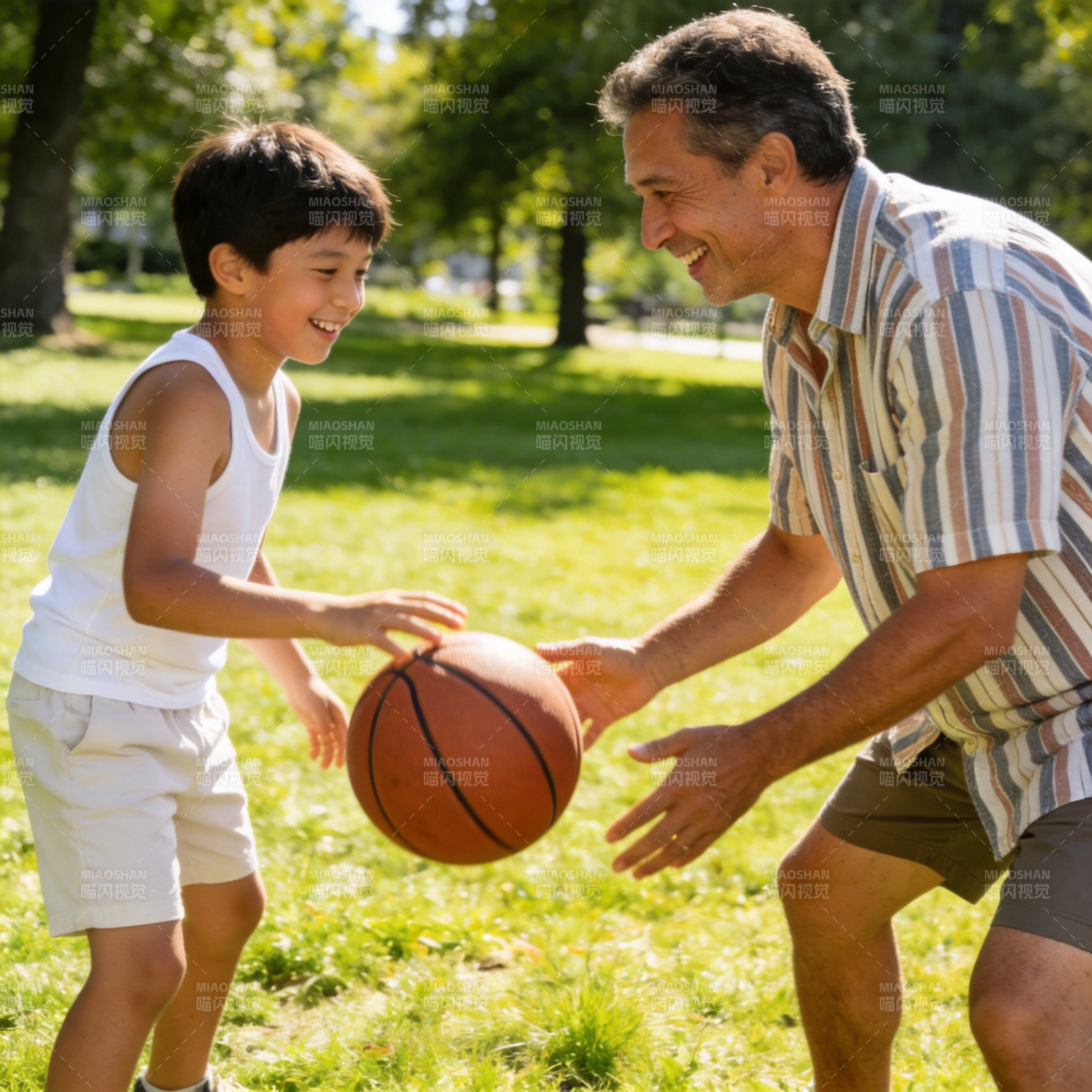 父子公园打篮球图片