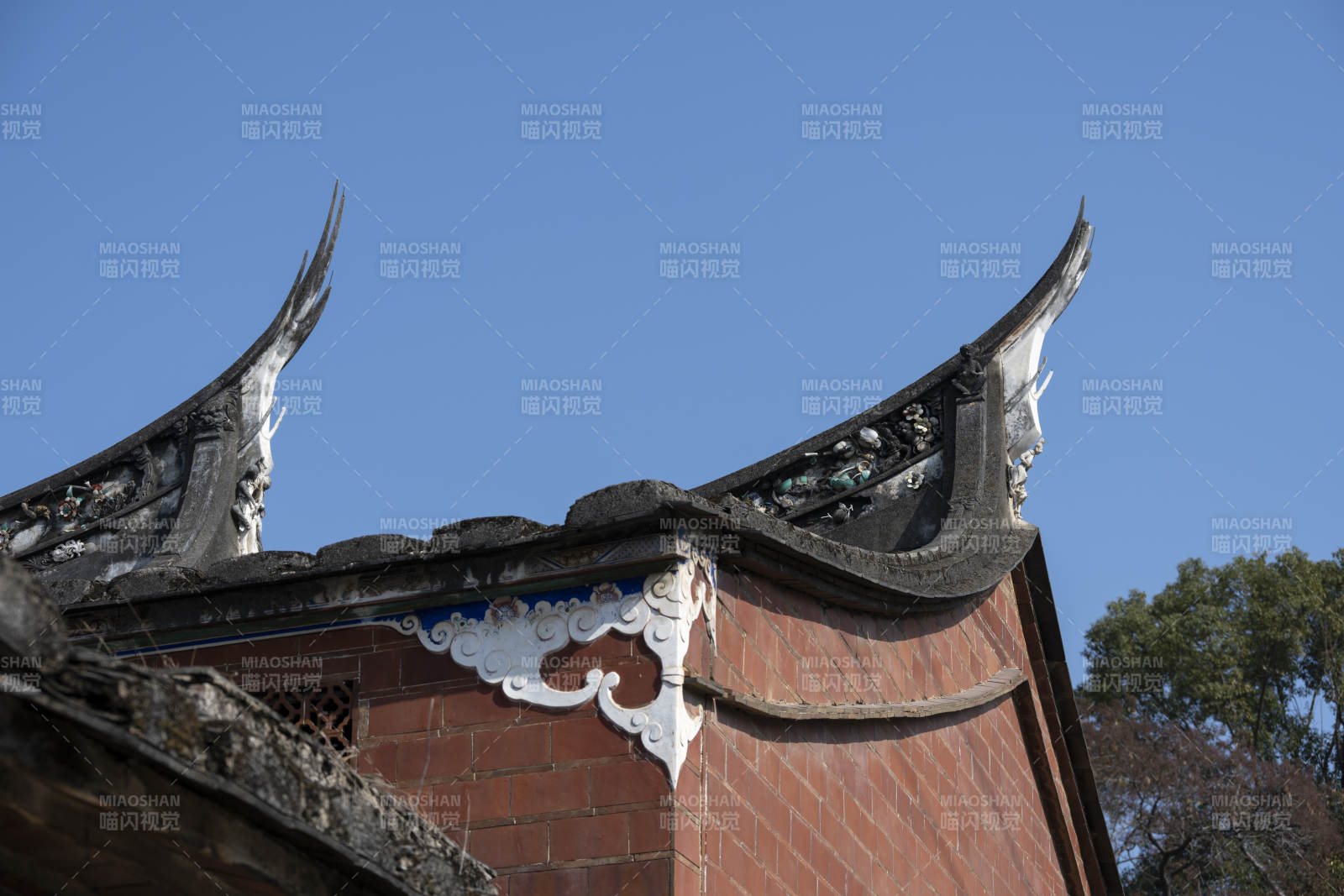 闽南飞檐翘角古建筑图片