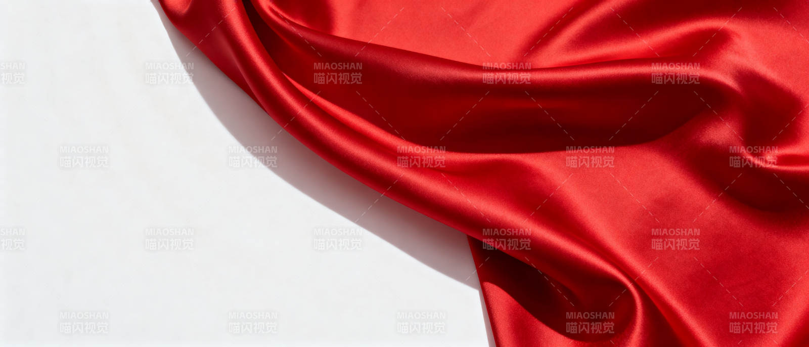 红色绸缎飘逸图片