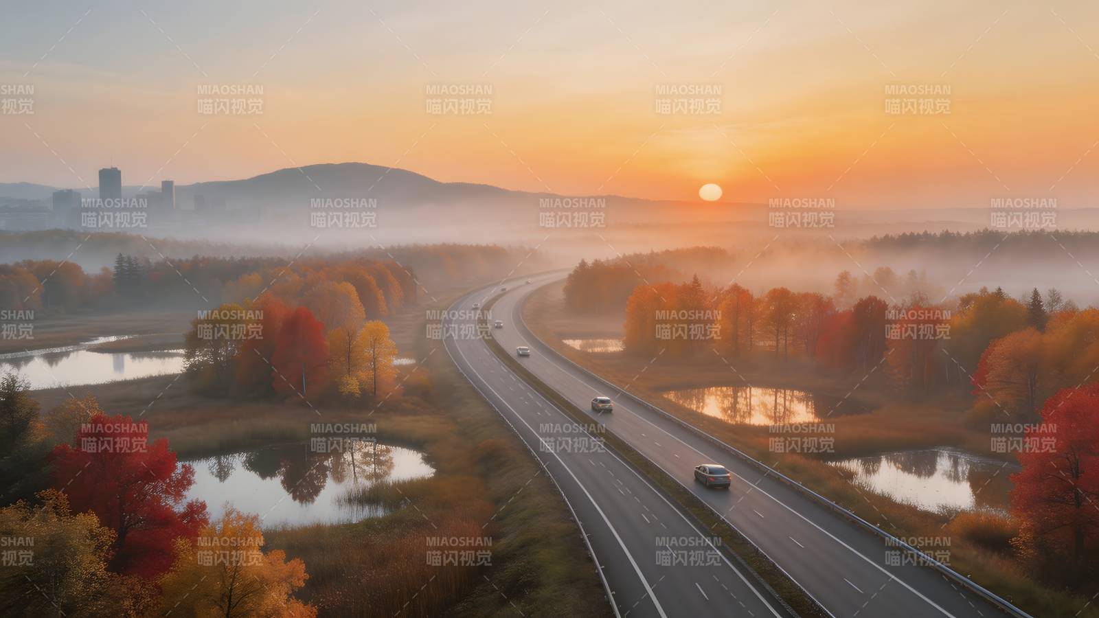 秋日晨曦公路图片