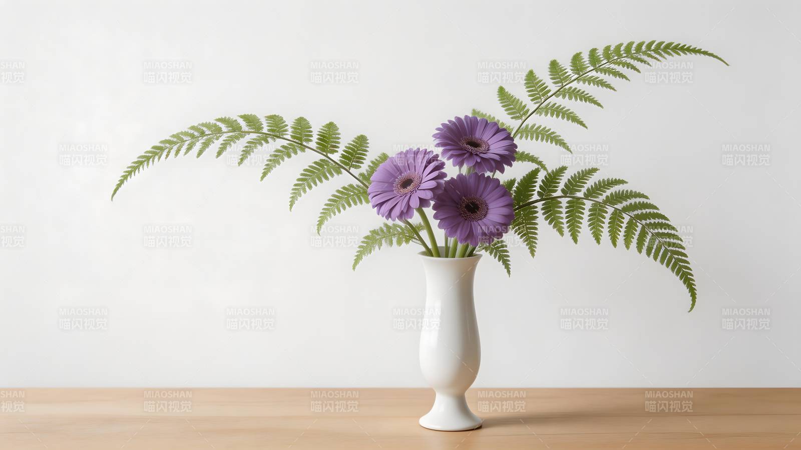 紫花绿叶静谧之美图片