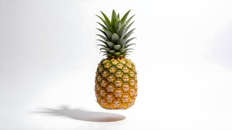 悬浮的菠萝图片