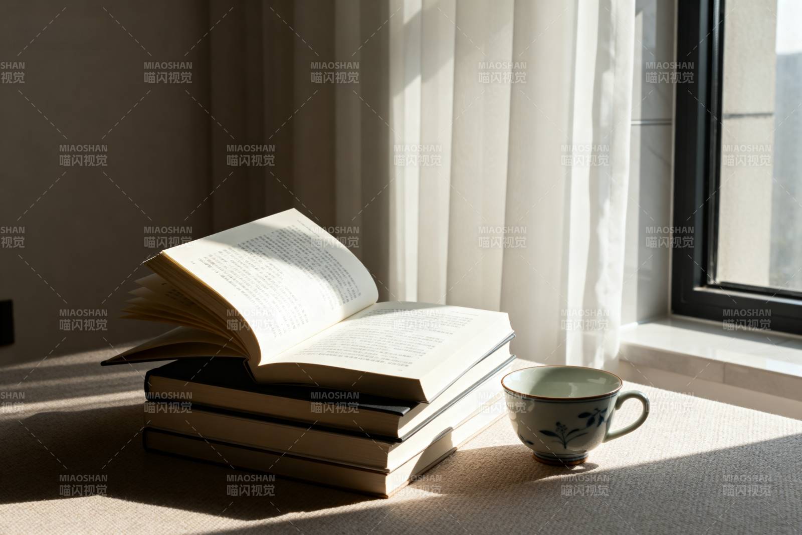 窗边读书时光图片