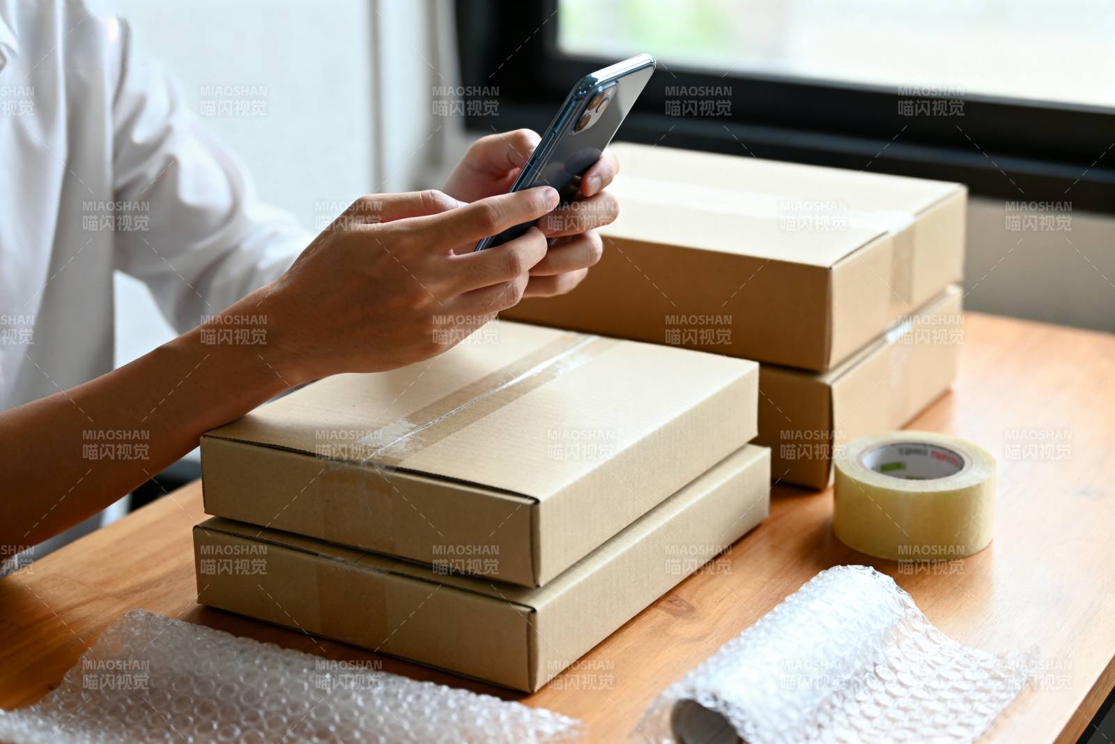 打包发货准备中图片