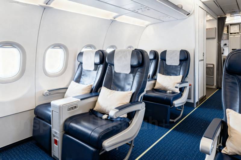 飞机商务舱座椅图片
