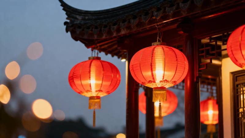 红灯笼映夜景图片