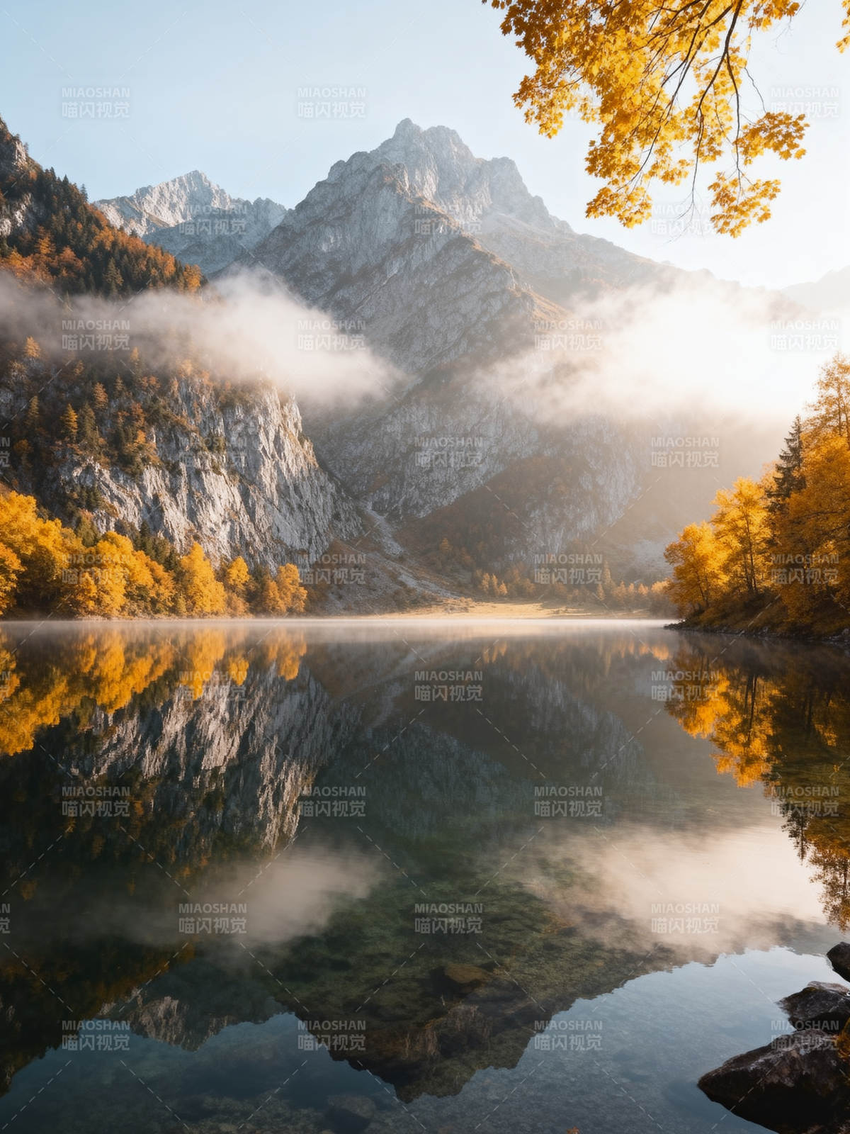秋山湖镜图片