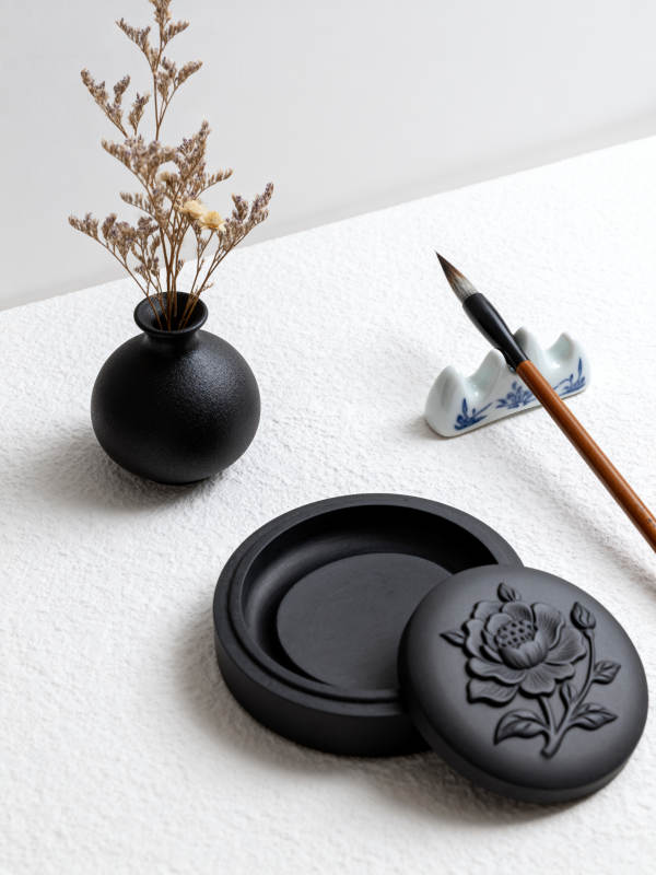 墨盒与毛笔静物图片