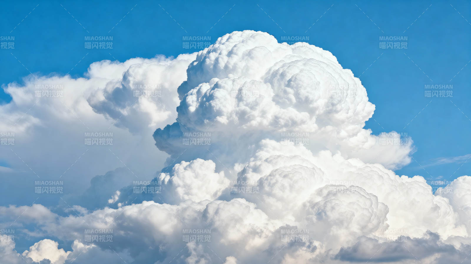 蓝天白云壮丽景象图片