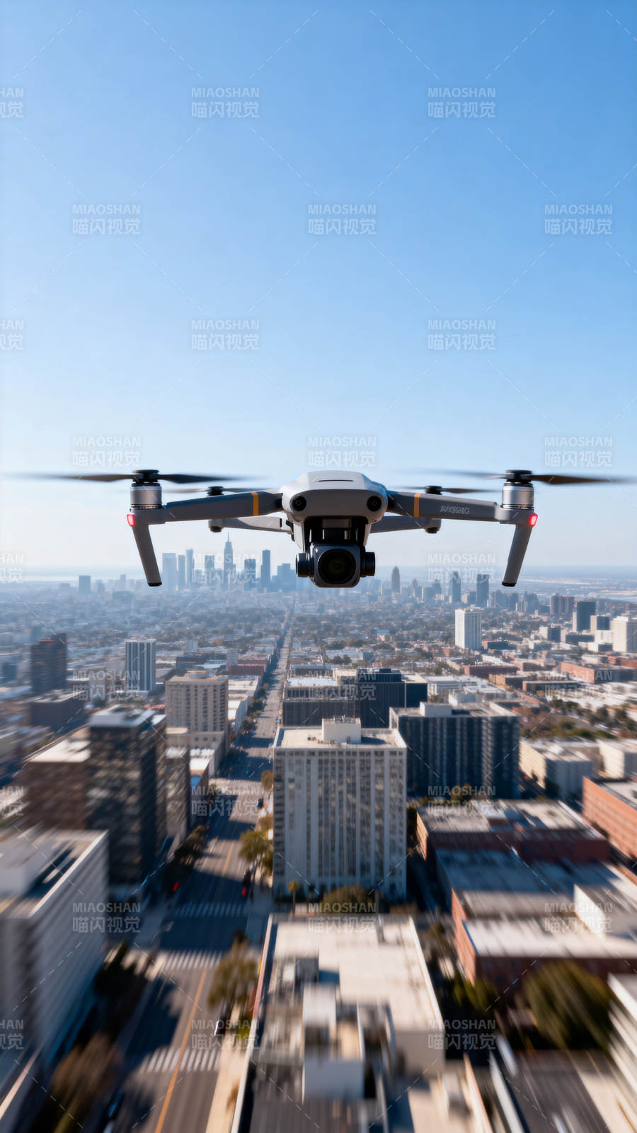 无人机俯瞰城市图片