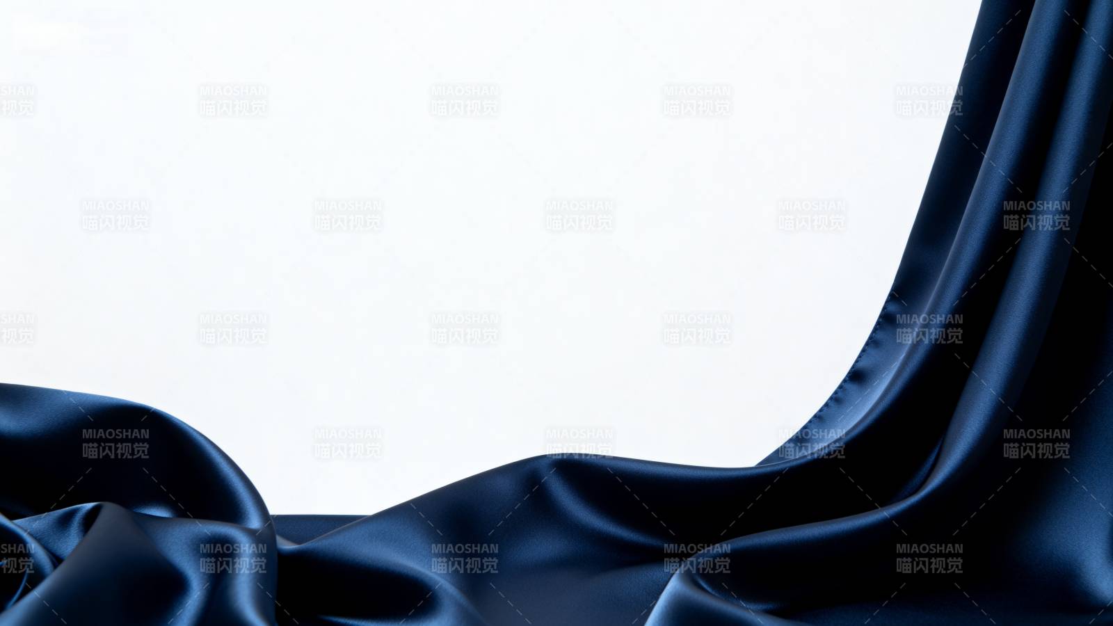 深蓝丝缎优雅铺展图片