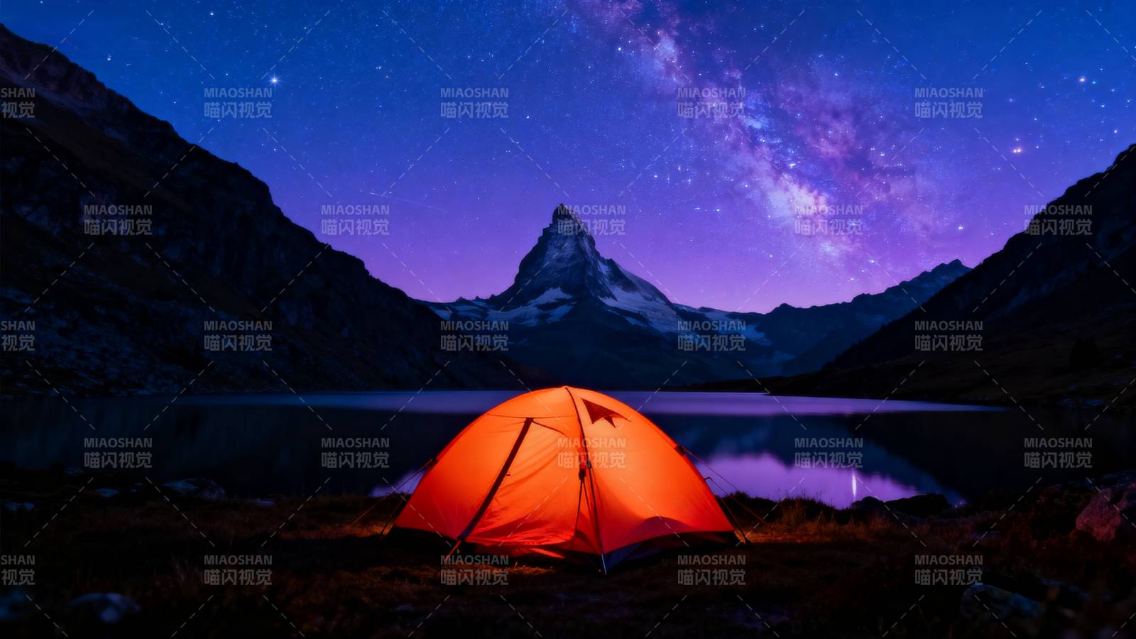 星空下的橙色帐篷图片