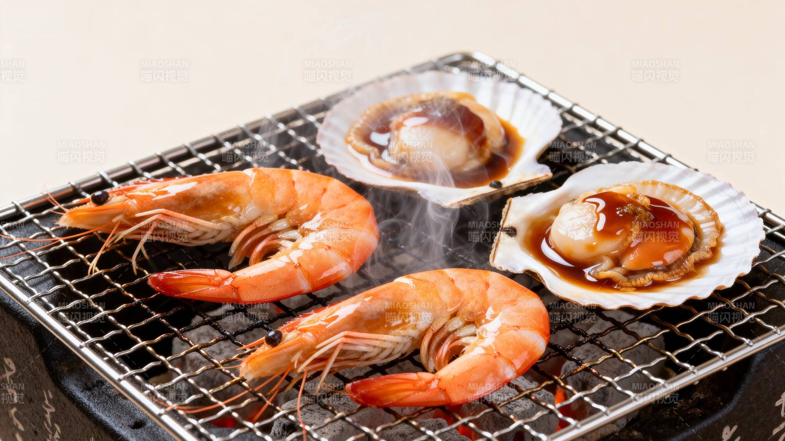 烤虾与扇贝美味呈现图片