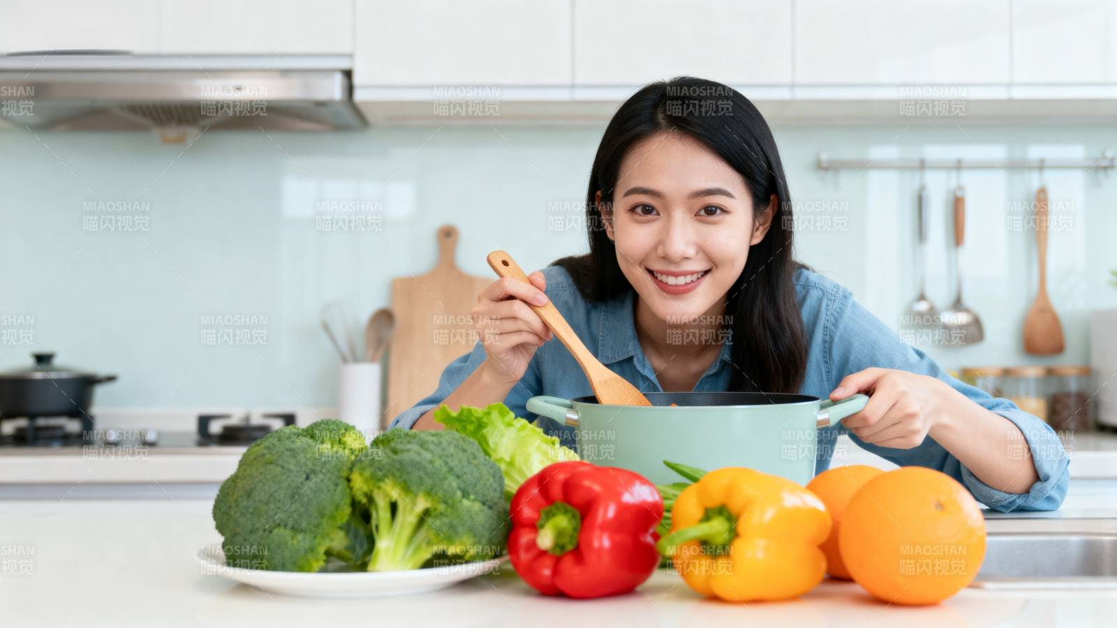 厨房里的健康美食图片
