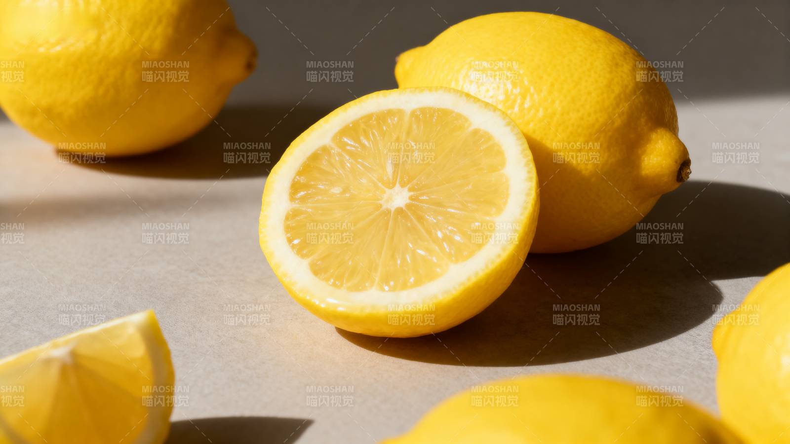 新鲜柠檬切片图片