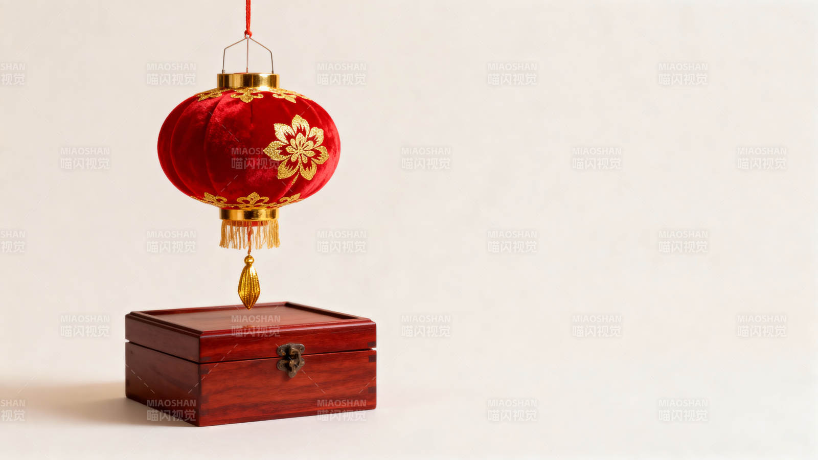 红灯笼悬木盒图片