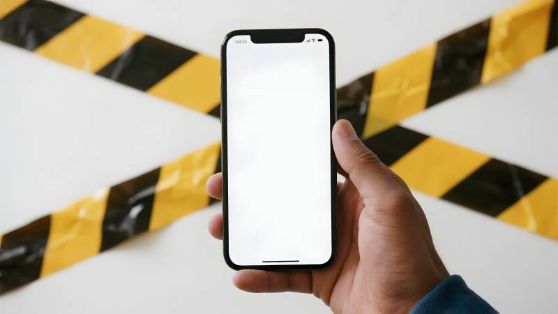 手机前的警示带图片