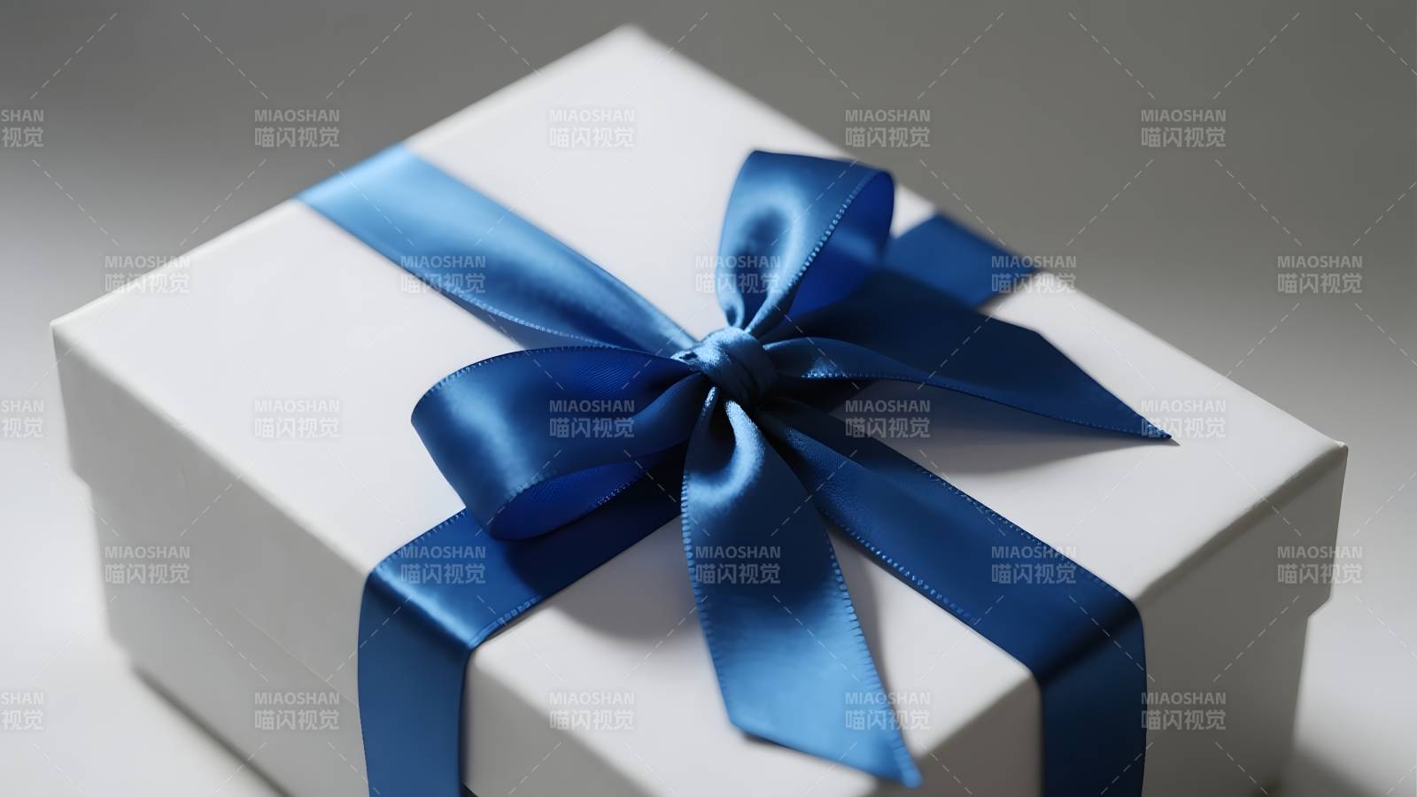 蓝丝带礼盒图片