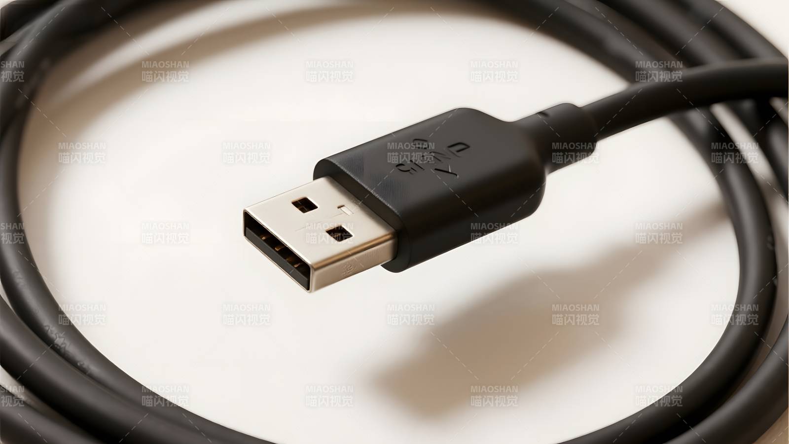 USB数据线特写图片