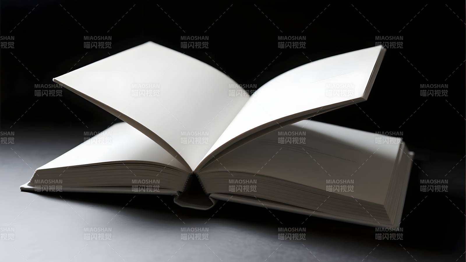 翻开的书页图片