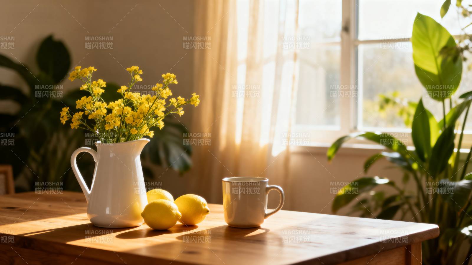 窗边的静谧时光图片