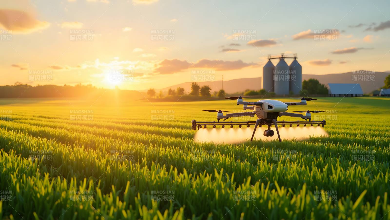 无人机耕作田野图片