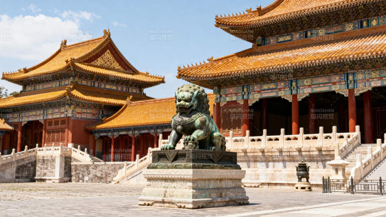 故宫金殿狮像图片