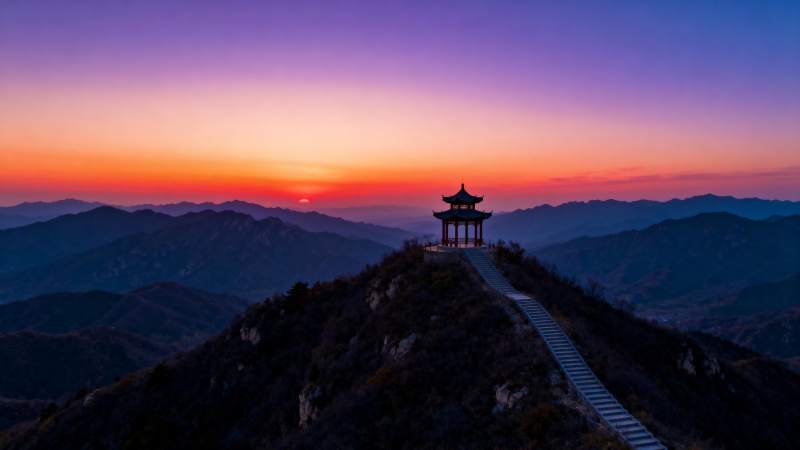 山巅亭阁日落图图片