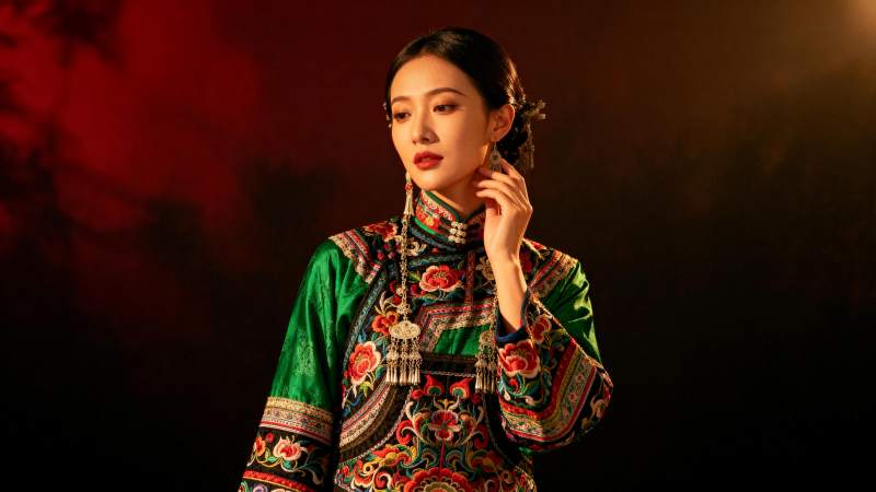 旗袍美人 典雅风韵图片