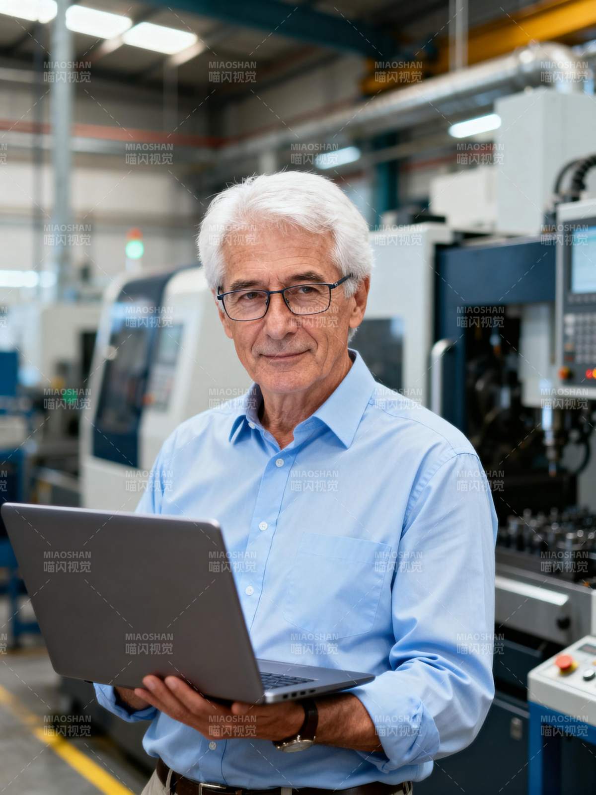 工厂里的技术专家图片