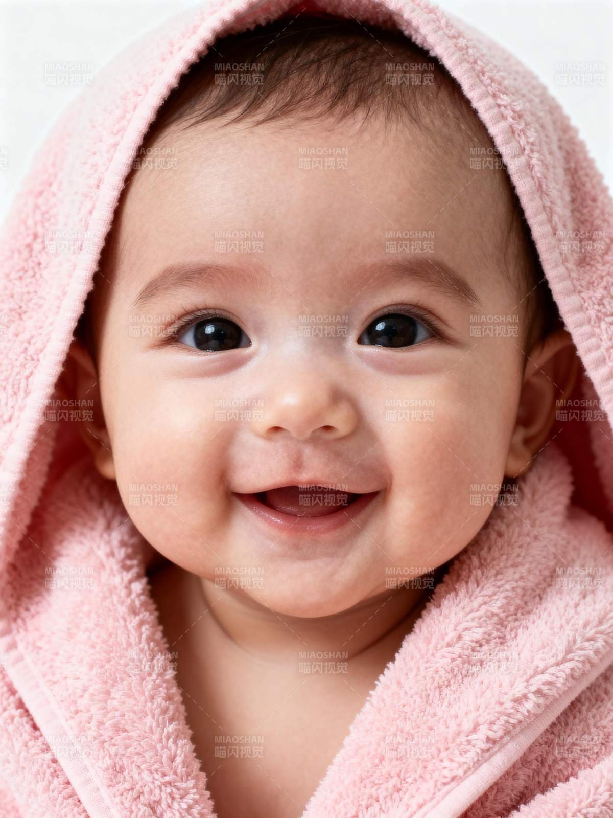 粉嫩宝宝笑颜图片