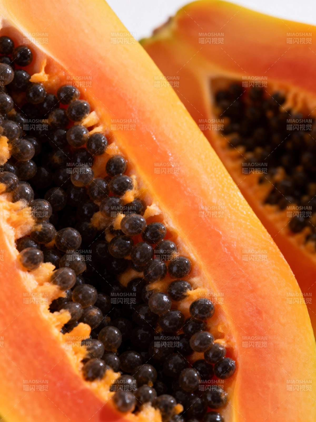 木瓜切开 籽粒饱满图片