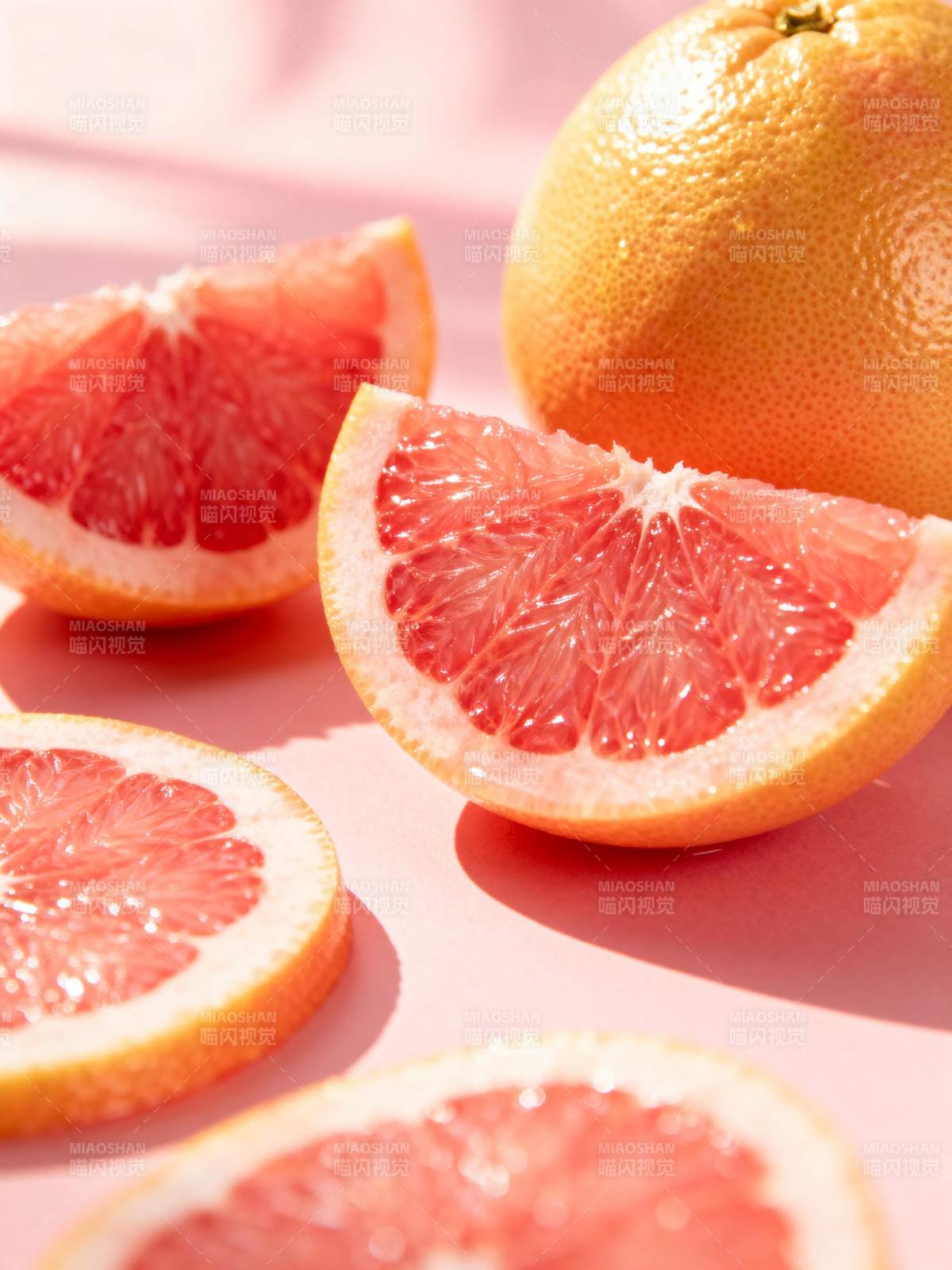 粉红葡萄柚切片图片