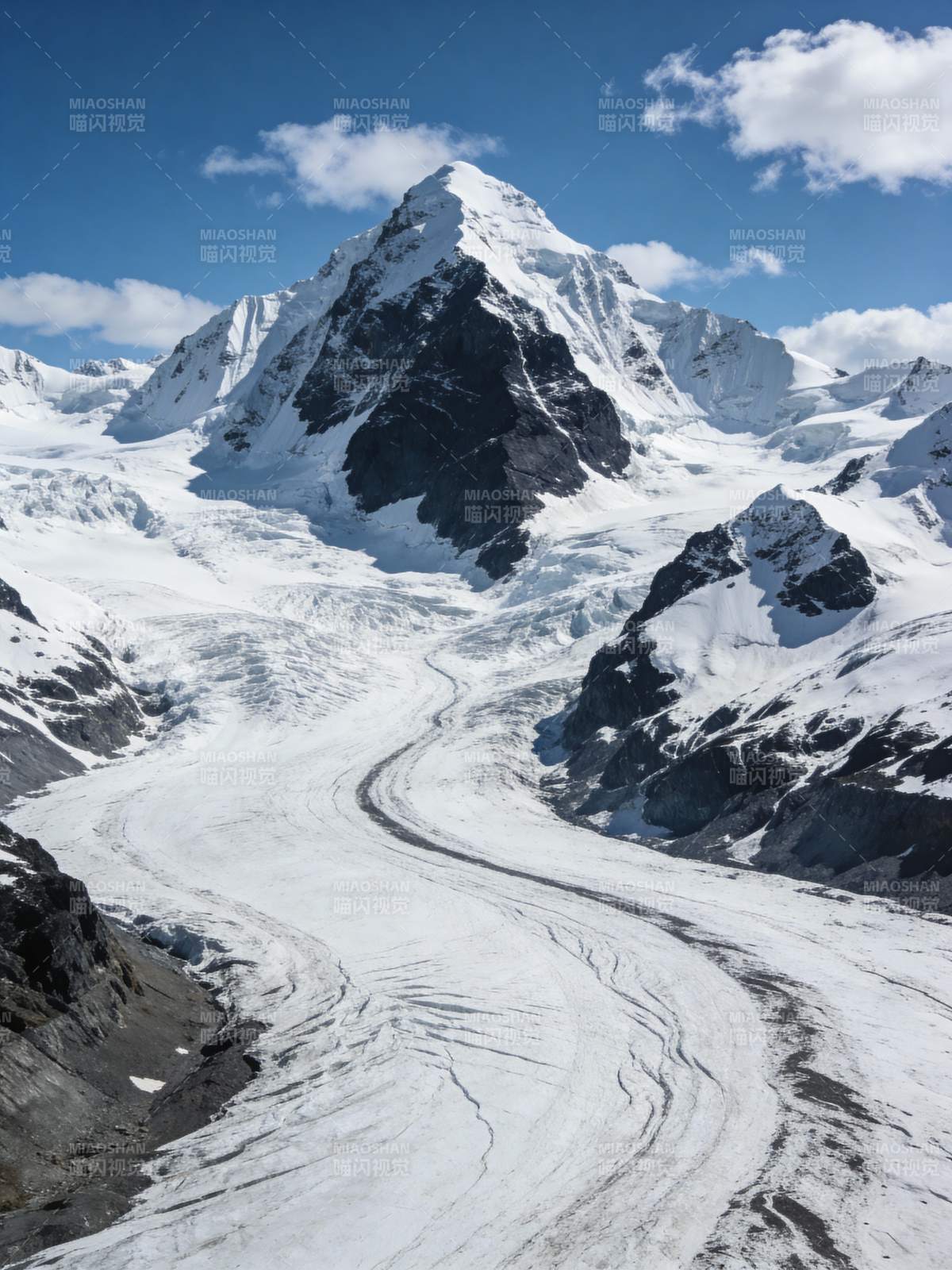 雪山冰川壮丽景色图片