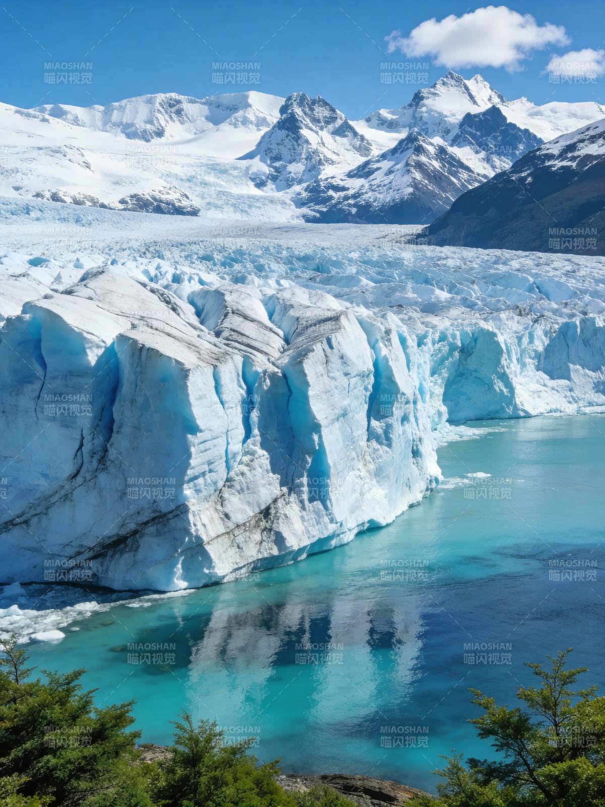 冰川湖畔风光图片