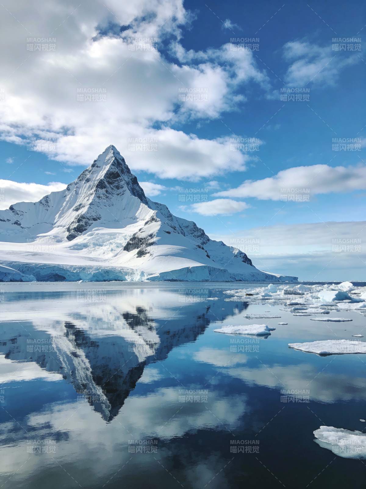 雪山倒影 冰海如镜图片